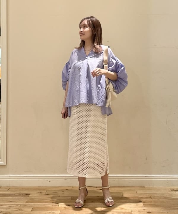 BEAMS HEARTのギャザー スリーブ スキッパー ブラウス(洗濯可)を使ったコーディネートを紹介します。｜Rakuten Fashion(楽天ファッション／旧楽天ブランドアベニュー)5917198