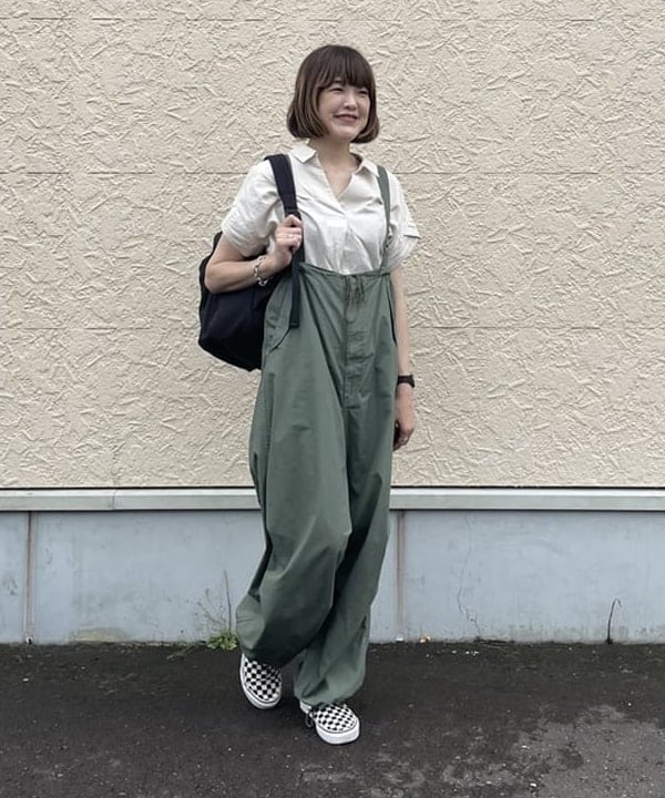 BEAMS HEARTの【洗濯機洗い可】袖デザイン スキッパー シャツ 25SS 半袖 レディース リネン混を使ったコーディネートを紹介します。｜Rakuten Fashion(楽天ファッション／旧楽天ブランドアベニュー)5917296