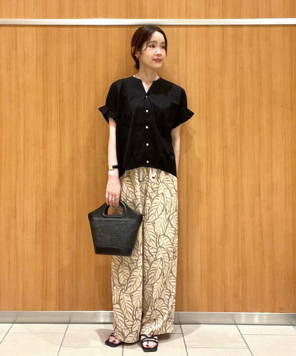BEAMS HEARTのリーフプリント イージー パンツを使ったコーディネートを紹介します。｜Rakuten Fashion(楽天ファッション／旧楽天ブランドアベニュー)5917385