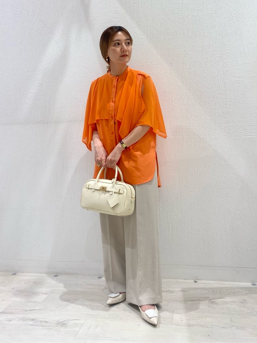 Vinのセンタープレスストレッチパンツを使ったコーディネートを紹介します。｜Rakuten Fashion(楽天ファッション／旧楽天ブランドアベニュー)5918239