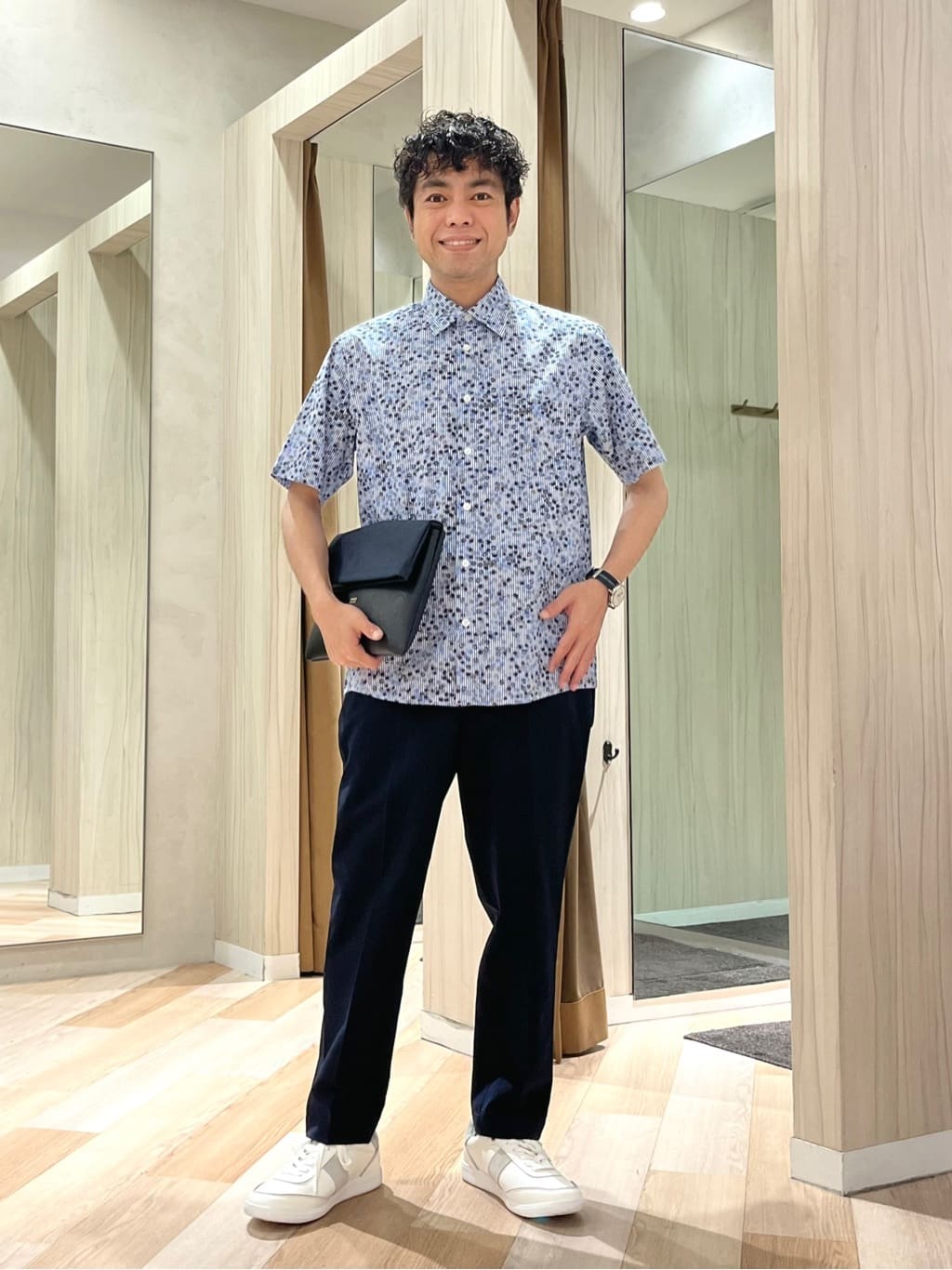 TAKEO KIKUCHIのストライプ小花プリント 半袖シャツを使ったコーディネートを紹介します。｜Rakuten Fashion(楽天ファッション／旧楽天ブランドアベニュー)5920416