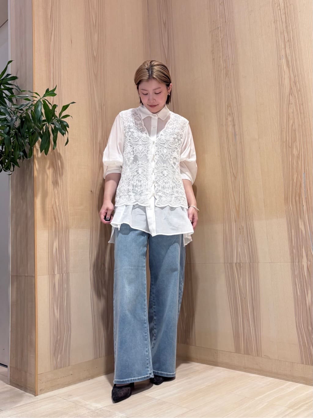 Vinのドロストストレッチデニムワイドパンツを使ったコーディネートを紹介します。｜Rakuten Fashion(楽天ファッション／旧楽天ブランドアベニュー)5920658