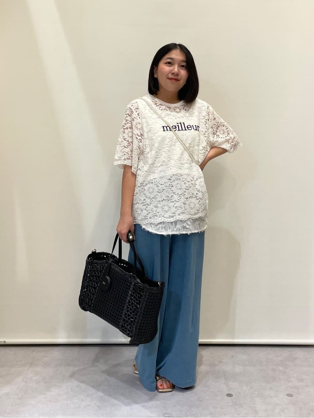 Vinの刺繍ロゴレーストップスを使ったコーディネートを紹介します。｜Rakuten Fashion(楽天ファッション／旧楽天ブランドアベニュー)5925773