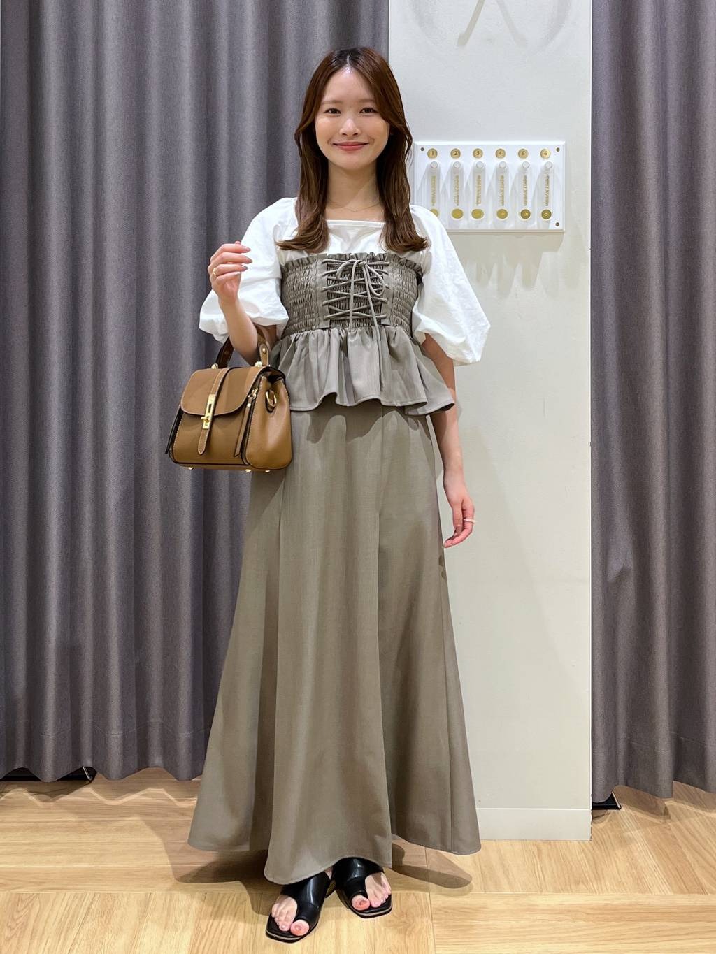 mysty womanのレースアップコルセットsetスカートを使ったコーディネートを紹介します。｜Rakuten Fashion(楽天ファッション／旧楽天ブランドアベニュー)5928448