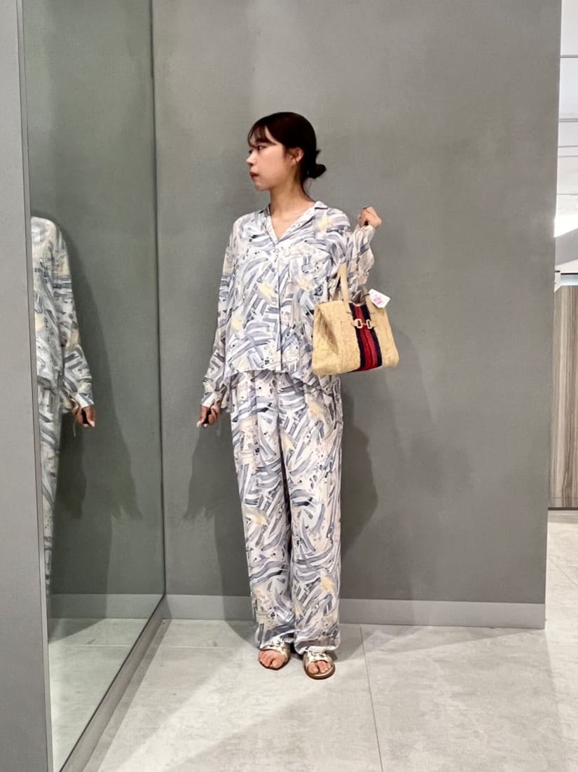 Vinのペイントタックワイドパンツを使ったコーディネートを紹介します。｜Rakuten Fashion(楽天ファッション／旧楽天ブランドアベニュー)5928854