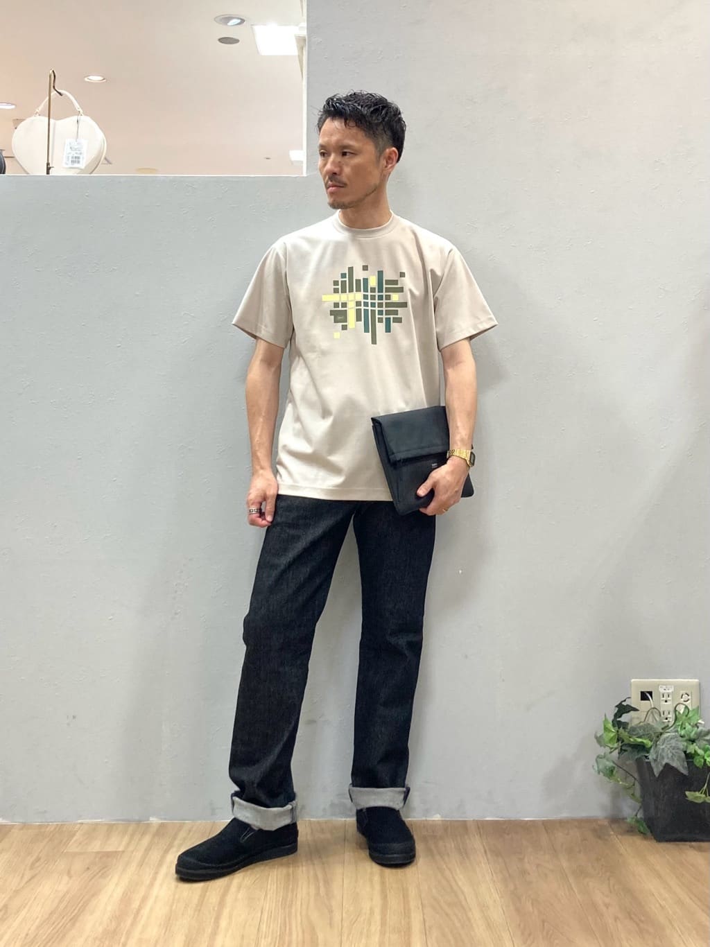 TAKEO KIKUCHIのモザイクロゴ ポンチTシャツを使ったコーディネートを紹介します。｜Rakuten Fashion(楽天ファッション／旧楽天ブランドアベニュー)5930238