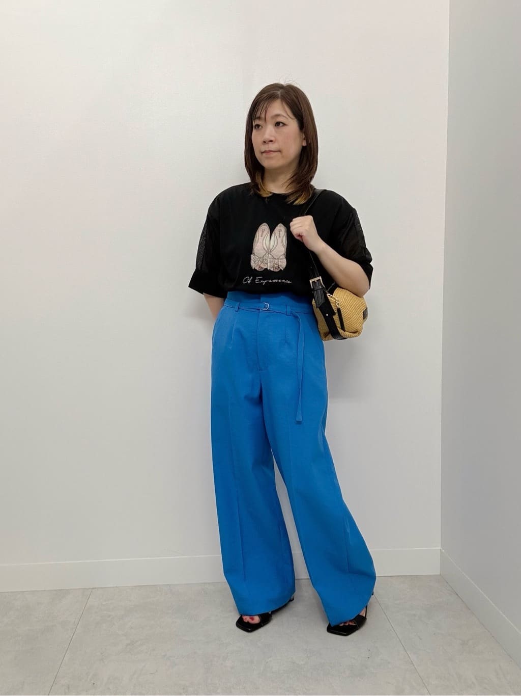 Vinのベルト付きセンタープレスパンツを使ったコーディネートを紹介します。｜Rakuten Fashion(楽天ファッション／旧楽天ブランドアベニュー)5931945