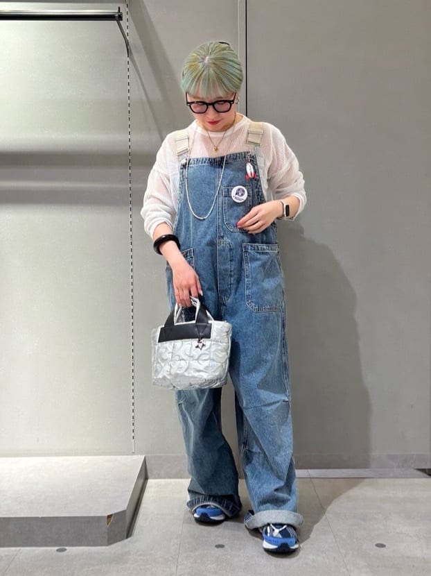 Vinの2WAYロゴミニバッグを使ったコーディネートを紹介します。｜Rakuten Fashion(楽天ファッション／旧楽天ブランドアベニュー)5936123