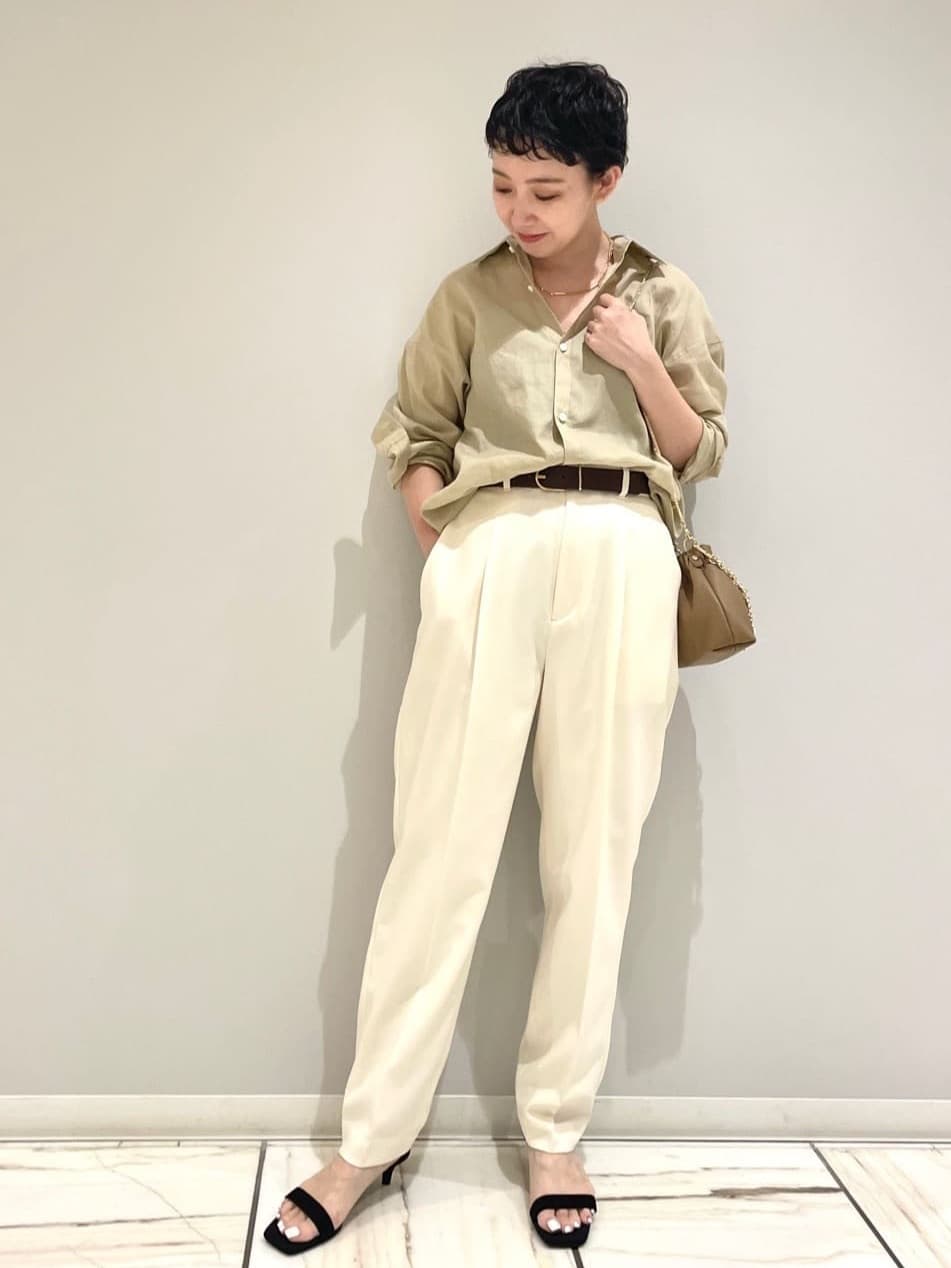 1er Arrondissementの【富岡佳子*1er Arrondissement】ラミーコットンミニマルシャツを使ったコーディネートを紹介します。｜Rakuten Fashion(楽天ファッション／旧楽天ブランドアベニュー)5937508