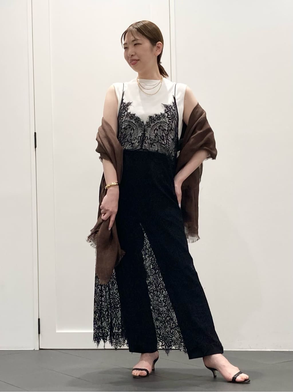 1er Arrondissementのラッセルレースキャミドレスを使った