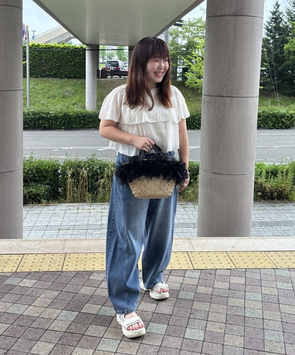 BEAMS HEARTのフリル ケープ ブラウスを使ったコーディネートを紹介します。｜Rakuten Fashion(楽天ファッション／旧楽天ブランドアベニュー)5942707