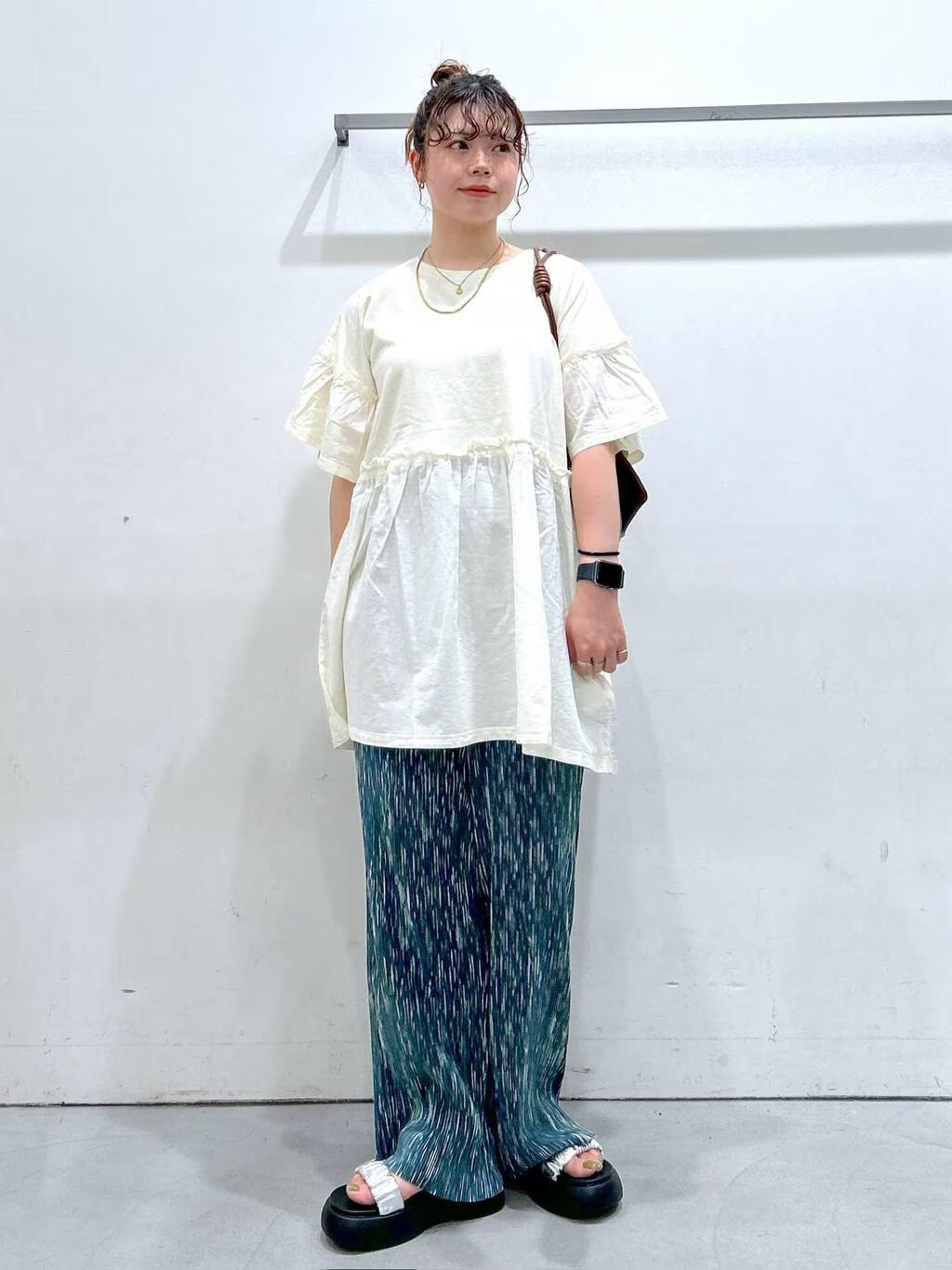 LAKOLEのピグメント切替チュニックを使ったコーディネートを紹介します。｜Rakuten Fashion(楽天ファッション／旧楽天ブランドアベニュー)5942804