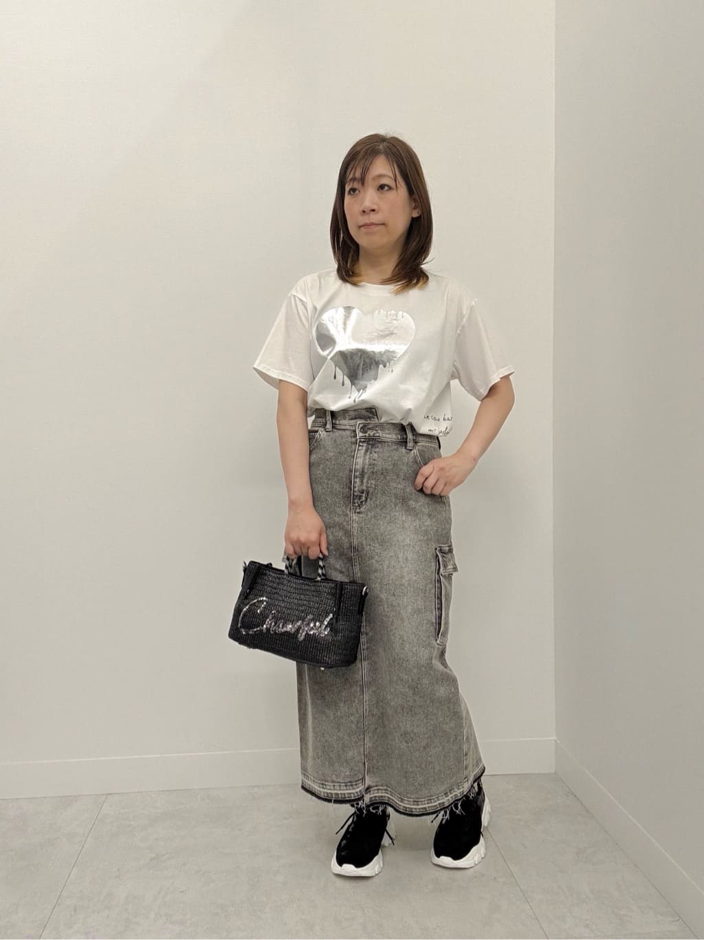 Vinの箔ハートプリントTシャツを使ったコーディネートを紹介します。｜Rakuten Fashion(楽天ファッション／旧楽天ブランドアベニュー)5944588