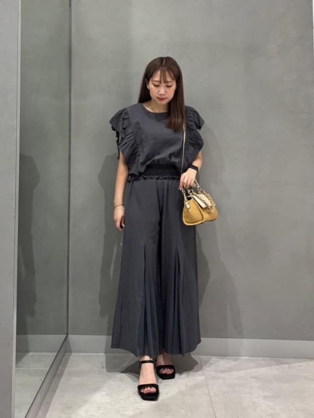 Vinのリネンブレンドラッフルブラウスを使ったコーディネートを紹介します。｜Rakuten Fashion(楽天ファッション／旧楽天ブランドアベニュー)5948516