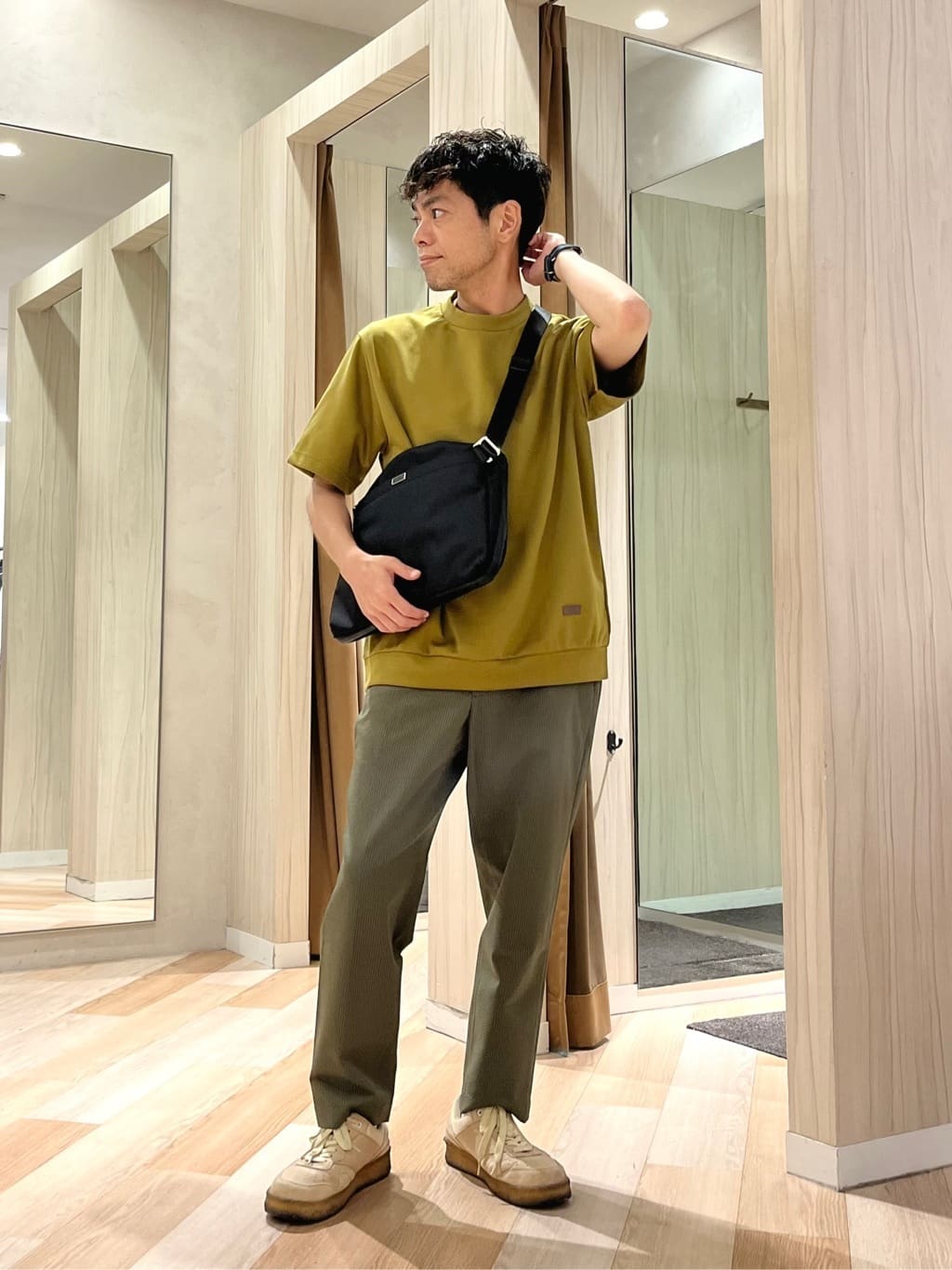 TAKEO KIKUCHIの【尾州ファブリック】 スライドパズル柄 ポンチ プルオーバーを使ったコーディネートを紹介します。｜Rakuten Fashion(楽天ファッション／旧楽天ブランドアベニュー)5948732