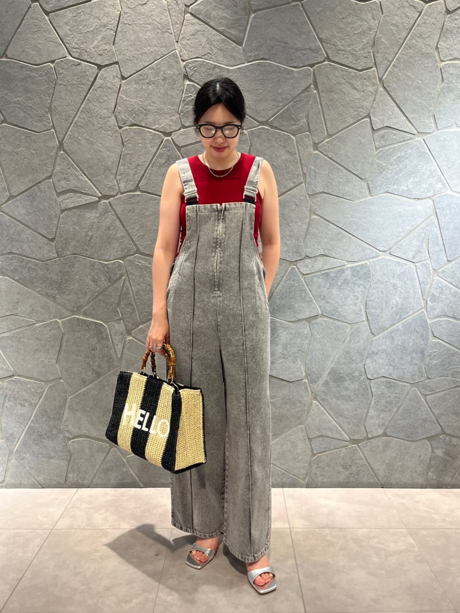LASUDの"HELLO"バンブーハンドルペーパーバッグを使ったコーディネートを紹介します。｜Rakuten Fashion(楽天ファッション／旧楽天ブランドアベニュー)5953347