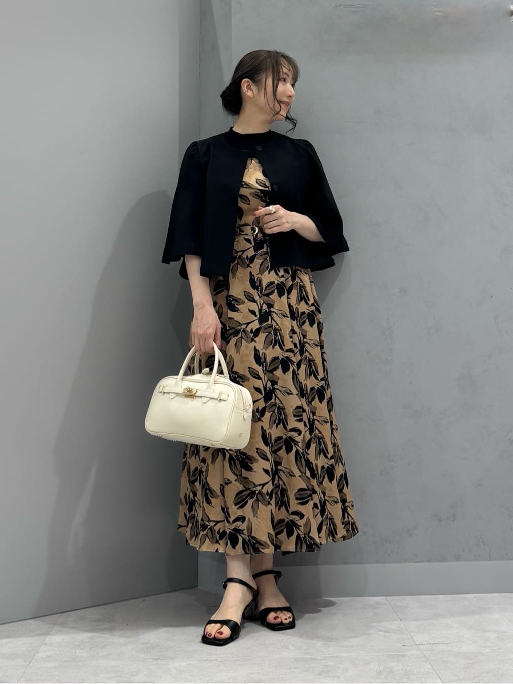 Vinのリーフジャガードビスチェワンピースを使ったコーディネートを紹介します。｜Rakuten Fashion(楽天ファッション／旧楽天ブランドアベニュー)5955666