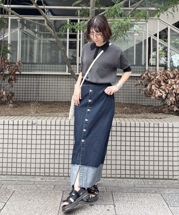BEAMS HEARTのターンバックデニム ボタン スカート(S~M)を使ったコーディネートを紹介します。｜Rakuten Fashion(楽天ファッション／旧楽天ブランドアベニュー)5960772