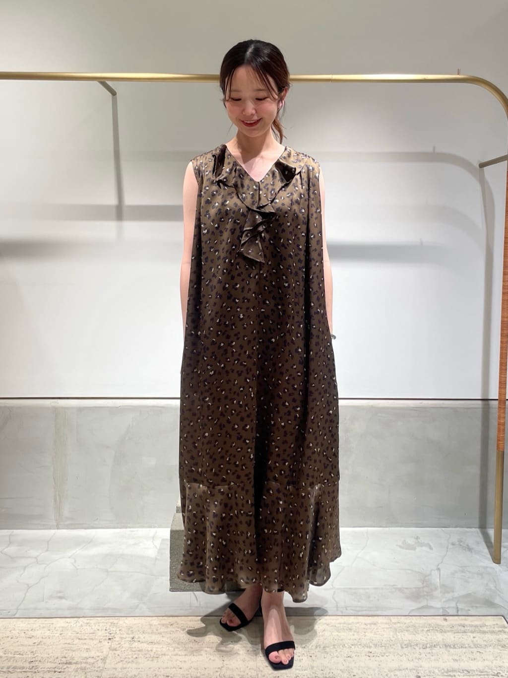 1er Arrondissementのレオパードプリントワンピースを使ったコーディネートを紹介します。｜Rakuten Fashion(楽天ファッション／旧楽天ブランドアベニュー)5962560