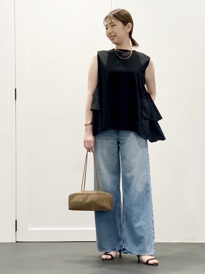 1er Arrondissementのポンチ*タフタバックティアードプルオーバーを使ったコーディネートを紹介します。｜Rakuten Fashion(楽天ファッション／旧楽天ブランドアベニュー)5963476