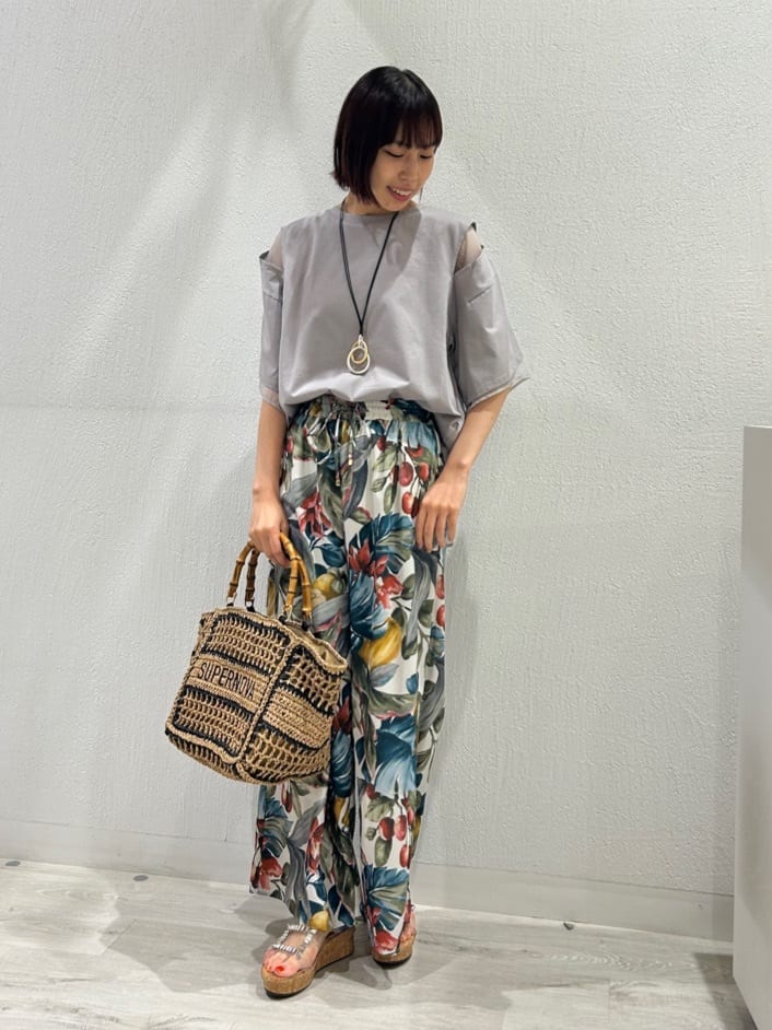 Vinのスリットショルダーリバーシブルカットソーを使ったコーディネートを紹介します。｜Rakuten Fashion(楽天ファッション／旧楽天ブランドアベニュー)5963774