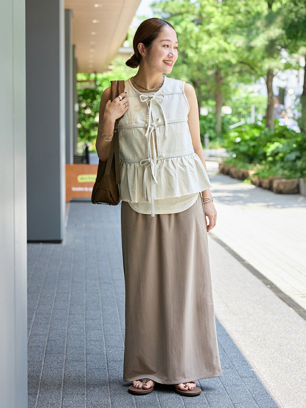 JOURNAL STANDARDの別注【RAINBOW SANDALS】 MEDIUM STRAP SINGLEを使ったコーディネートを紹介します。｜Rakuten Fashion(楽天ファッション／旧楽天ブランドアベニュー)5967167