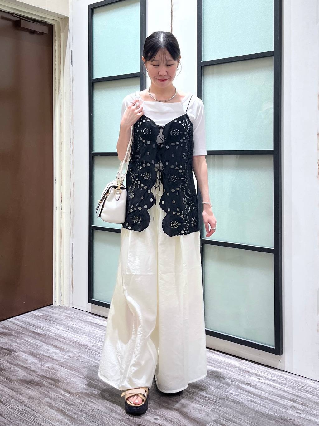 mysty womanのスカラップ刺繍キャミを使ったコーディネートを紹介します。｜Rakuten Fashion(楽天ファッション／旧楽天ブランドアベニュー)5971124