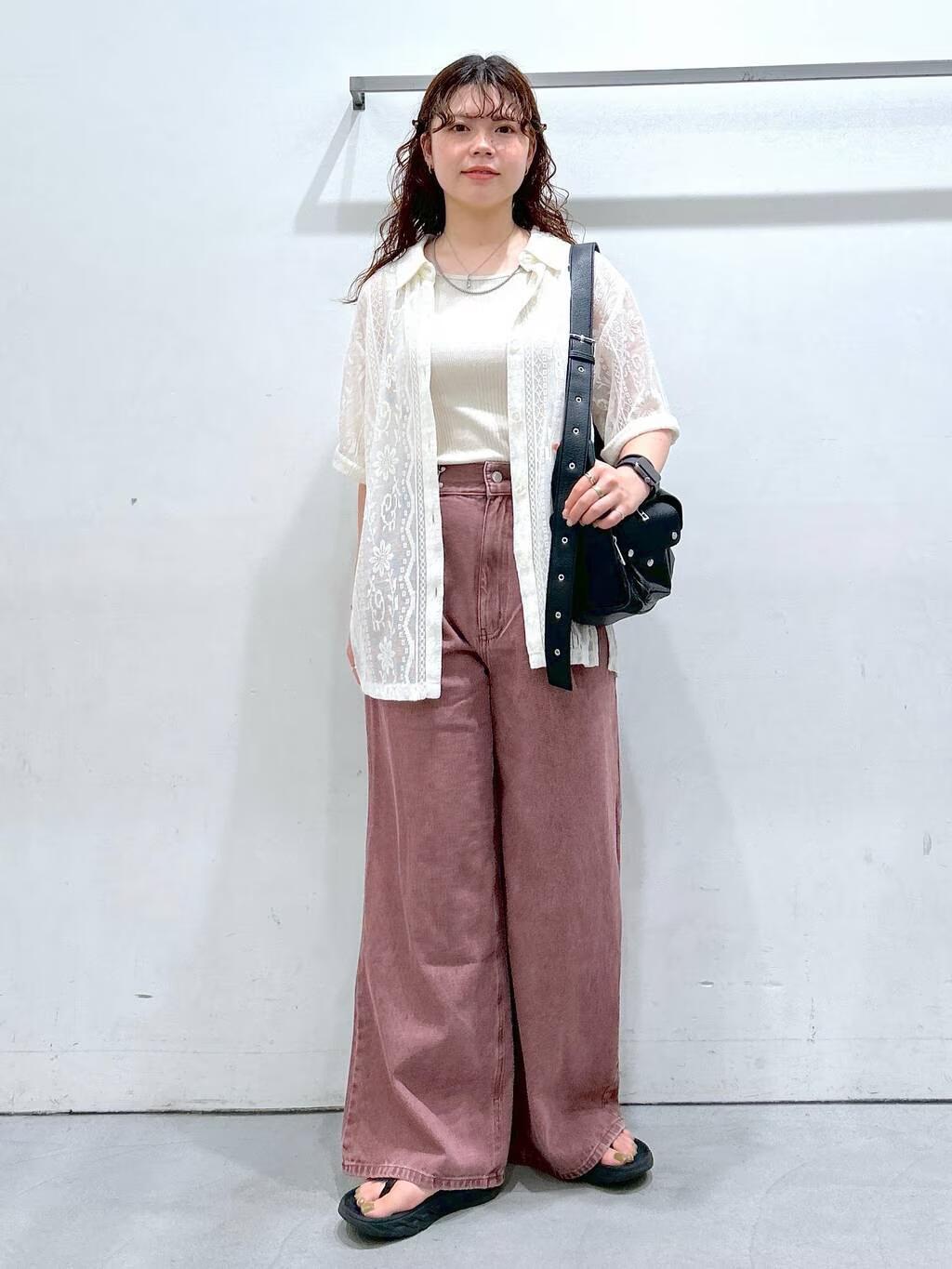 LAKOLEのレースシャツを使ったコーディネートを紹介します。｜Rakuten Fashion(楽天ファッション／旧楽天ブランドアベニュー)5975209