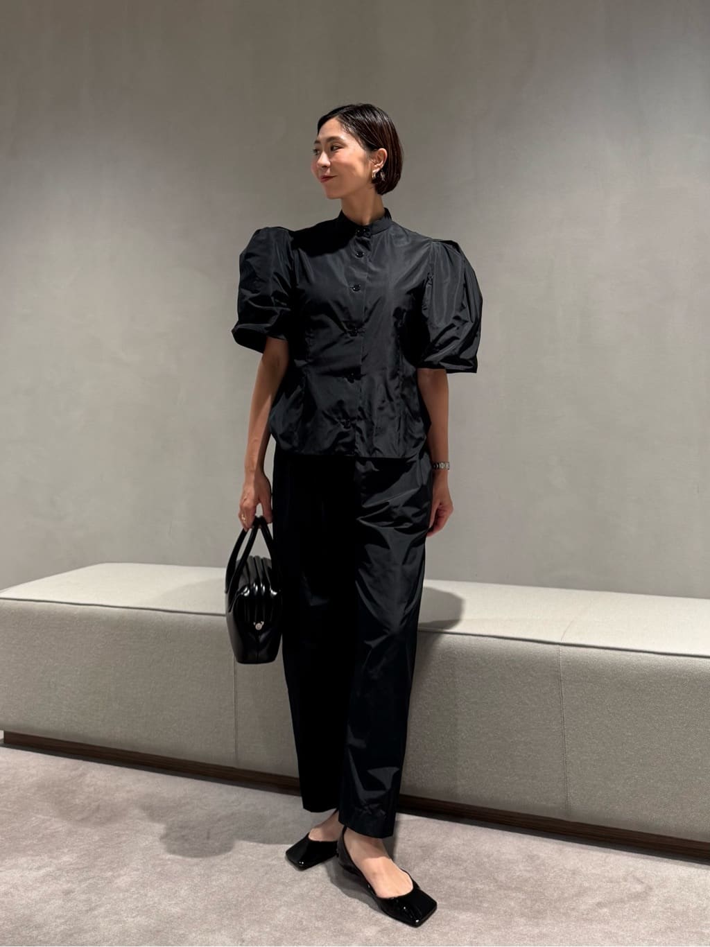 OBLI - タフタパフスリーブブラウス UNITED ARROWS LTD. OUTLET | <LOEFF>グロッシー タフタ パフスリーブ