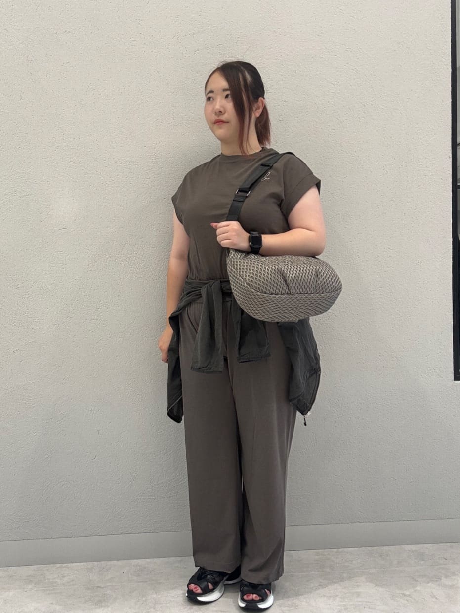 Vinのアクセントロゴ刺繍カットソーを使ったコーディネートを紹介します。｜Rakuten Fashion(楽天ファッション／旧楽天ブランドアベニュー)5977307