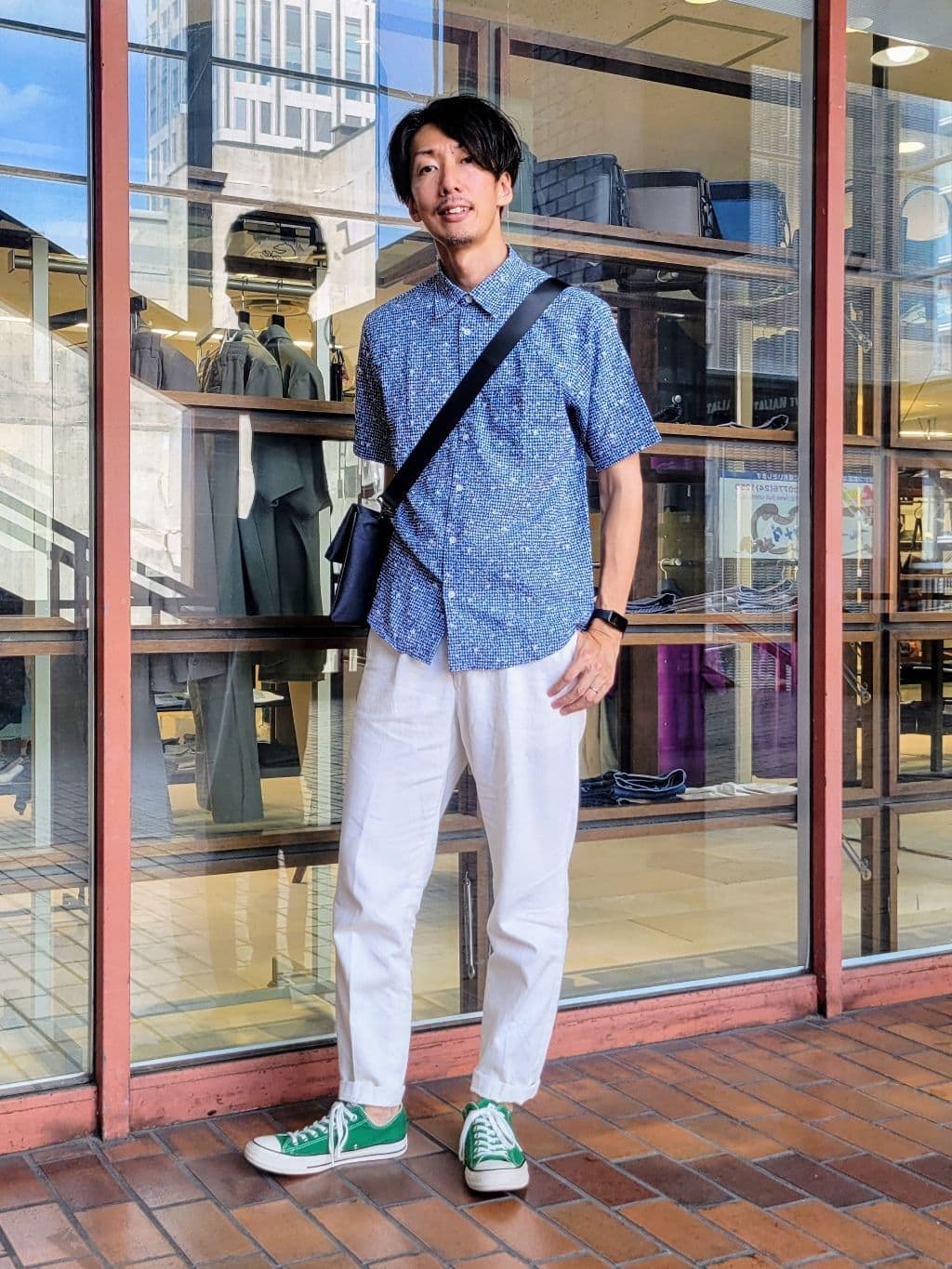 TAKEO KIKUCHIの【無地・チェック・ボタニカル柄】リップル シャツを使ったコーディネートを紹介します。｜Rakuten Fashion(楽天ファッション／旧楽天ブランドアベニュー)5979790