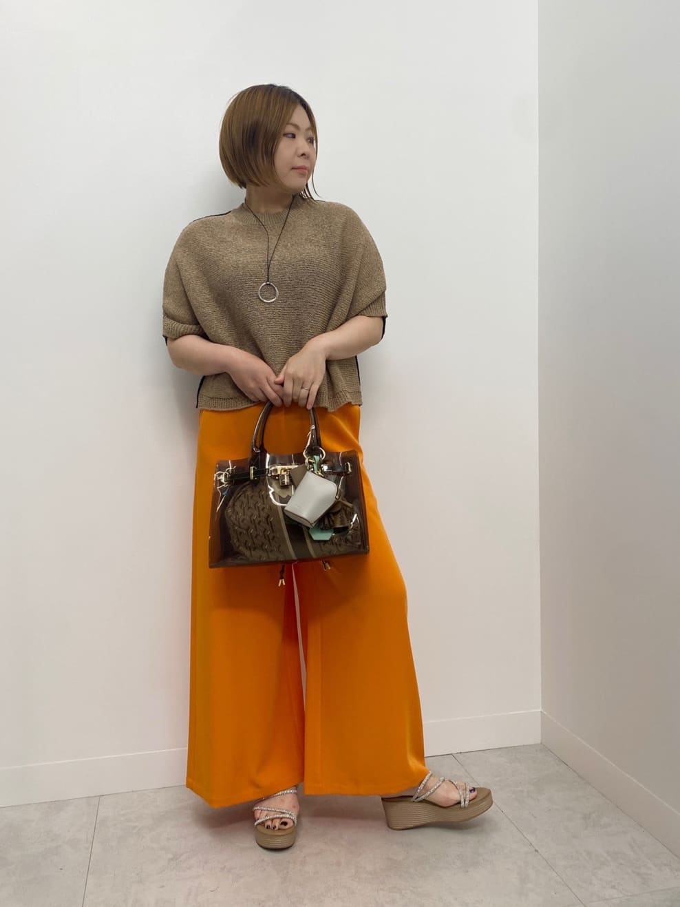 Vinのバイカラードルマン和紙ニットを使ったコーディネートを紹介します。｜Rakuten Fashion(楽天ファッション／旧楽天ブランドアベニュー)5980352