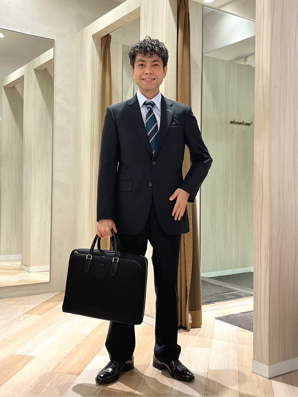 TAKEO KIKUCHIの【THE FLAGSHIP】シャドー番千鳥 グレンチェック スーツを使ったコーディネートを紹介します。｜Rakuten Fashion(楽天ファッション／旧楽天ブランドアベニュー)5980965