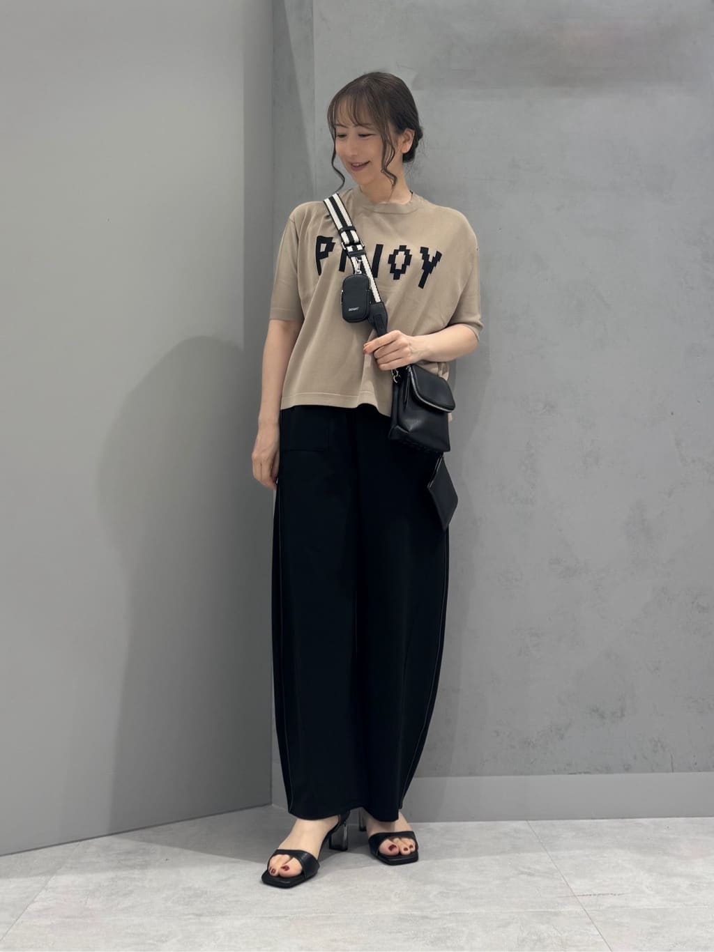 LASUDのボトムエンボスショルダーバッグを使ったコーディネートを紹介します。｜Rakuten Fashion(楽天ファッション／旧楽天ブランドアベニュー)5983198