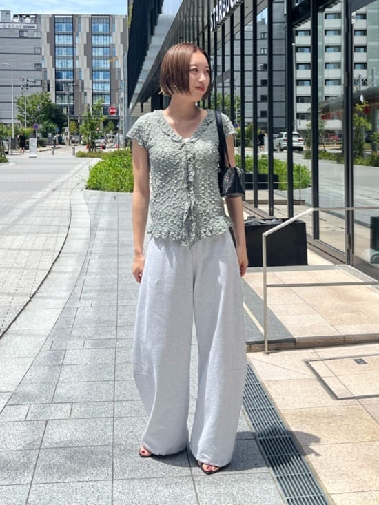 moussyのRUFFLE LACE ノースリーブトップスを使ったコーディネート 