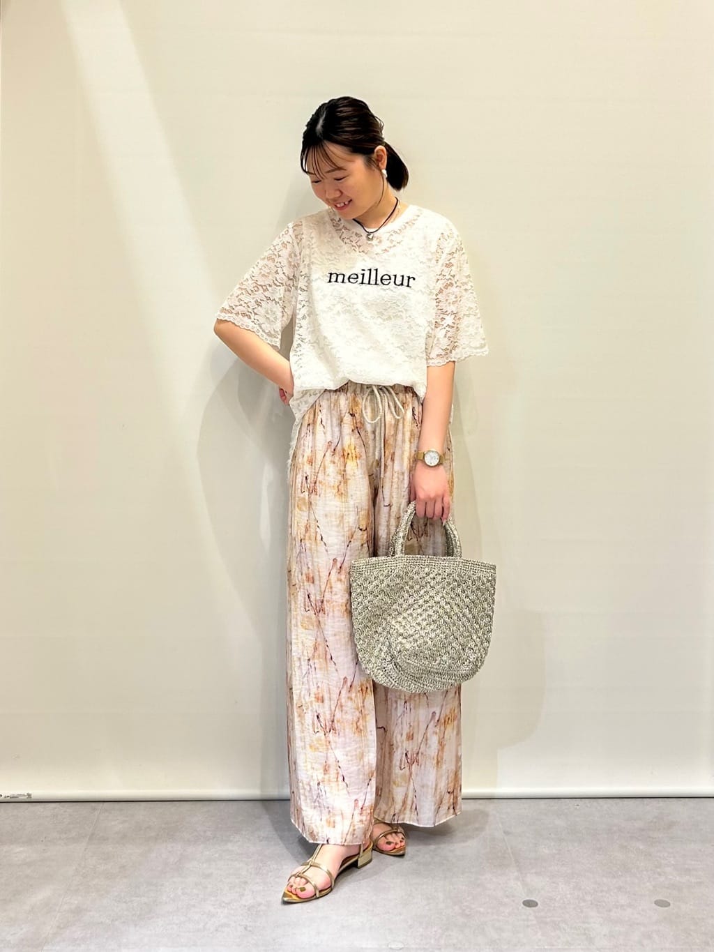 Vinの刺繍ロゴレーストップスを使ったコーディネートを紹介します。｜Rakuten Fashion(楽天ファッション／旧楽天ブランドアベニュー)5985726