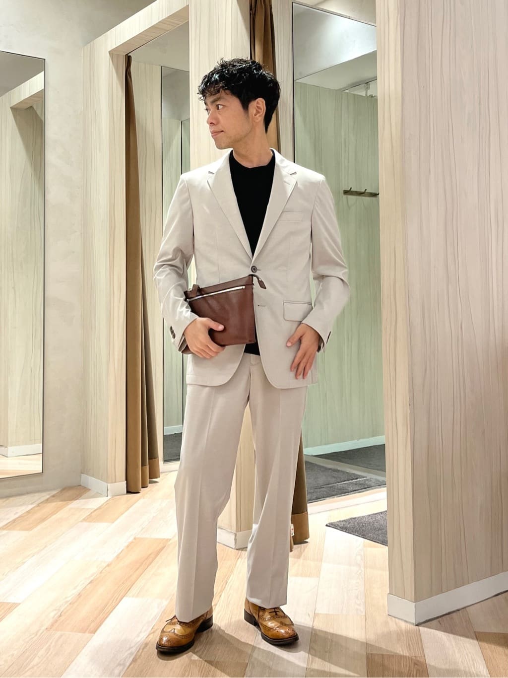 TAKEO KIKUCHIの【360°ストレッチ/セットアップ対応】None Of Stress シャドーピンストライプ ジャケットを使ったコーディネートを紹介します。｜Rakuten Fashion(楽天ファッション／旧楽天ブランドアベニュー)5985994