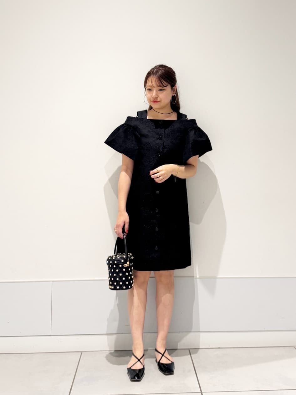 allurevilleの【LOULOU WILLOUGHBY】フラワージャガードミニワンピースを使ったコーディネートを紹介します。｜Rakuten Fashion(楽天ファッション／旧楽天ブランドアベニュー)5987076