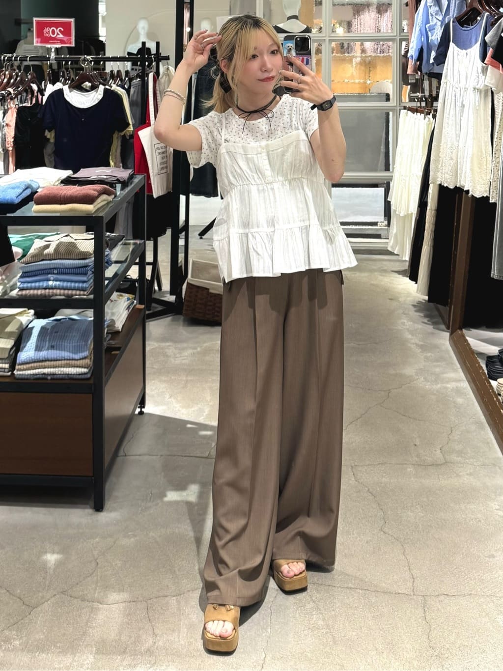 archivesの花柄針抜きカットTOPS*からみ刺繍フレアキャミSETを