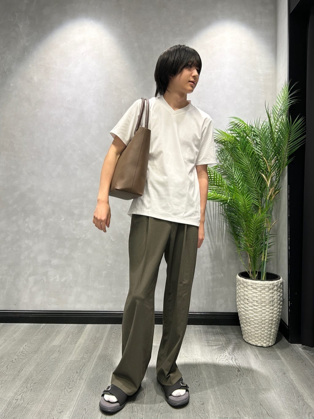 TAKEO KIKUCHIのテーラードジャージ Vネックを使ったコーディネートを紹介します。｜Rakuten Fashion(楽天ファッション／旧楽天ブランドアベニュー)5994866