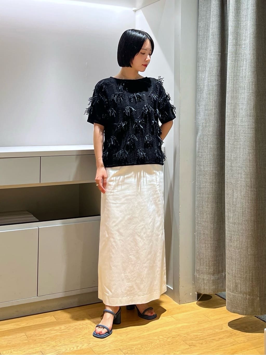 UNITED ARROWS LTD. OUTLETのカット フリンジ ショートスリーブ ニットを使ったコーディネート | Rakuten ...