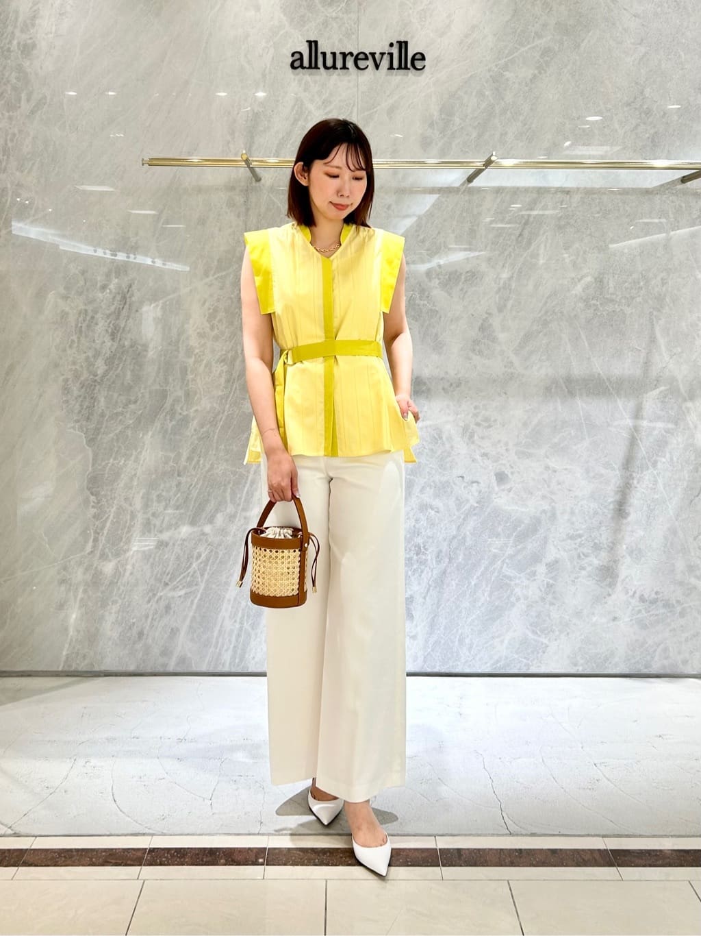 allurevilleのカラミストライプ切替ブラウスを使ったコーディネートを紹介します。｜Rakuten Fashion(楽天ファッション／旧楽天ブランドアベニュー)6001082