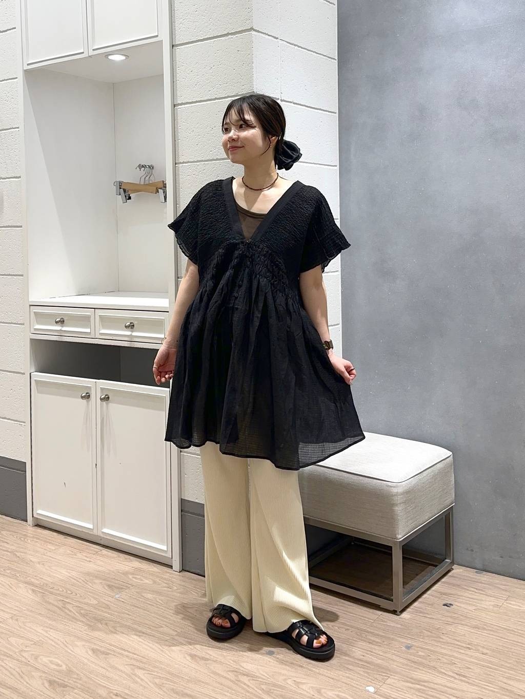 LOWRYS FARM シャーリングチュニックフレンチスリーブ　ブラック LOWRYS FARM | シャーリングチュニックフレンチスリーブ | Rakuten