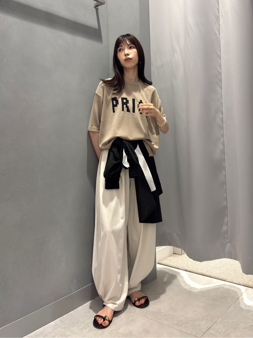 Vinのロゴグラフィックニットプルオーバーを使ったコーディネートを紹介します。｜Rakuten Fashion(楽天ファッション／旧楽天ブランドアベニュー)6005708