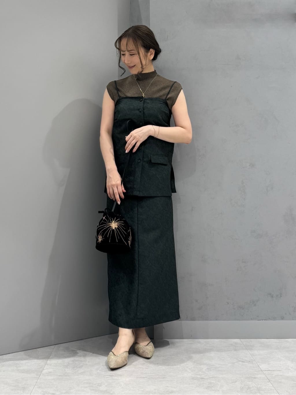 Vinのセミハイネックラメニットを使ったコーディネートを紹介します。｜Rakuten Fashion(楽天ファッション／旧楽天ブランドアベニュー)6007474