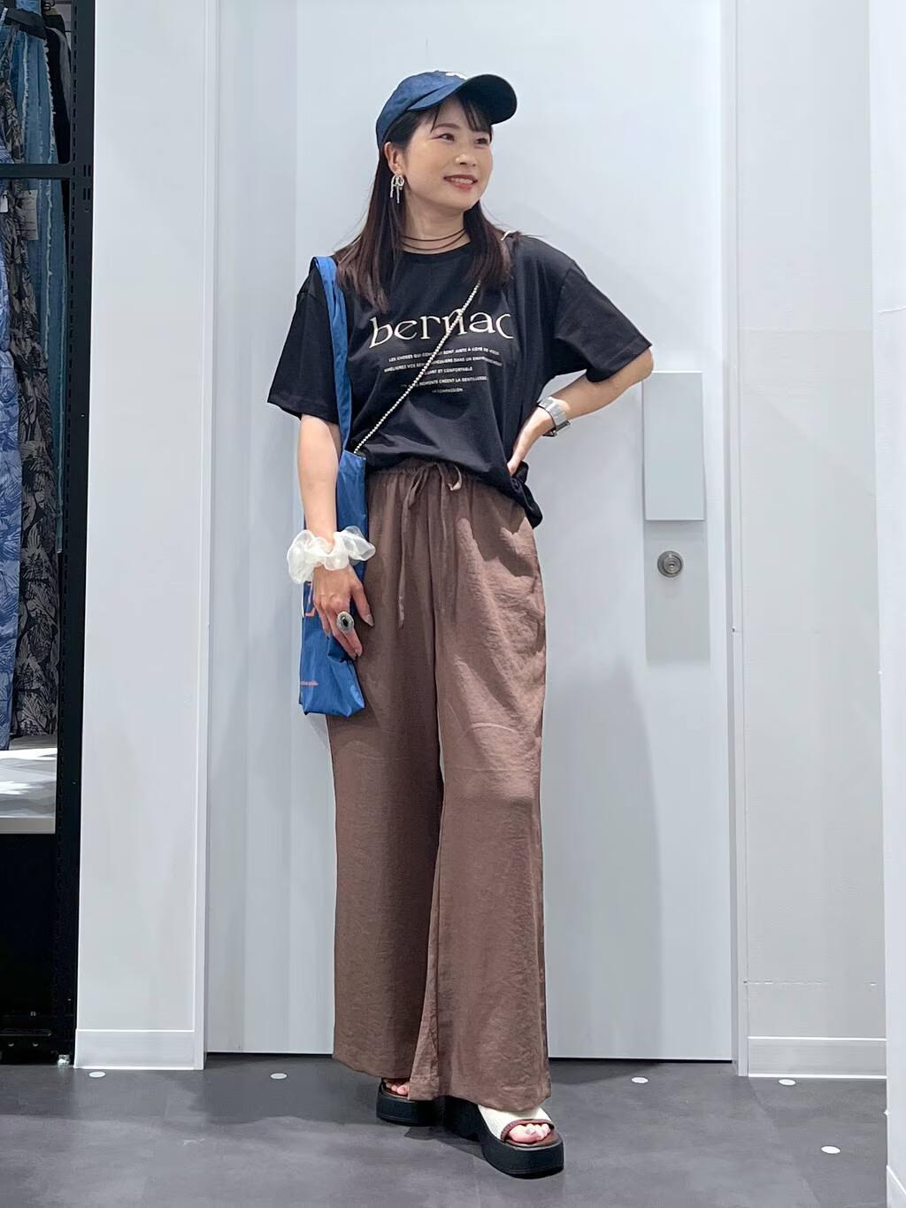 LAKOLEの【接触冷感】coolfiberロゴ半袖T2を使ったコーディネートを紹介します。｜Rakuten Fashion(楽天ファッション／旧楽天ブランドアベニュー)6008091