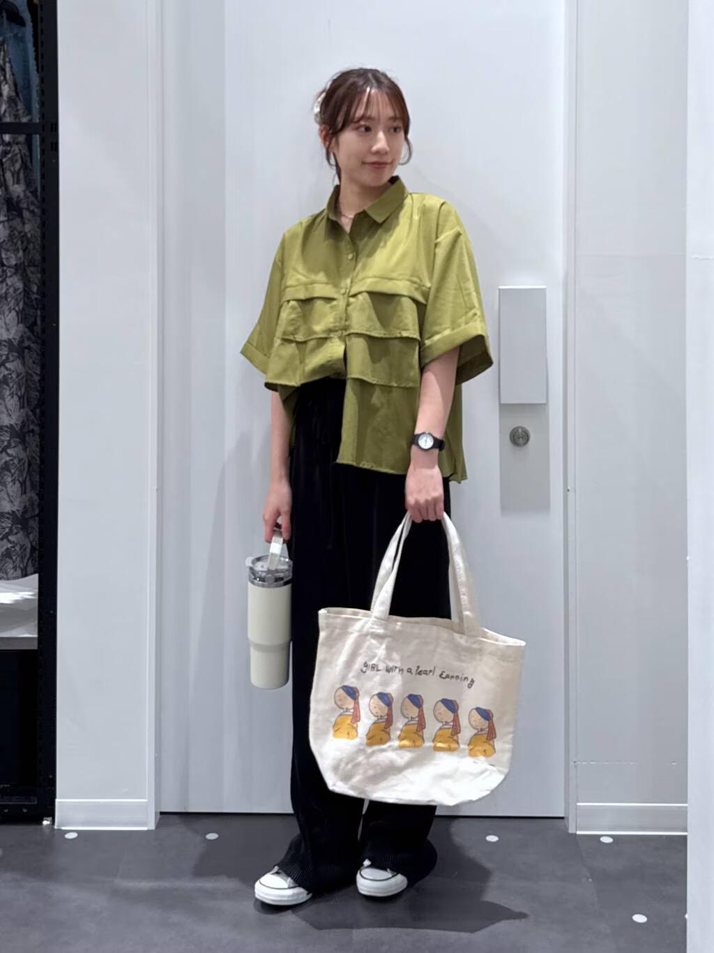 LAKOLEのティアードシャツ6分袖を使ったコーディネートを紹介します。｜Rakuten Fashion(楽天ファッション／旧楽天ブランドアベニュー)6008094