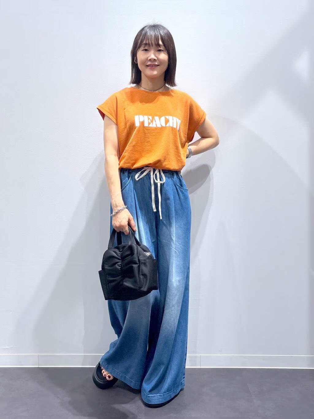 LAKOLEのシアーウラケロゴフレンチスリーブを使ったコーディネートを紹介します。｜Rakuten Fashion(楽天ファッション／旧楽天ブランドアベニュー)6008097