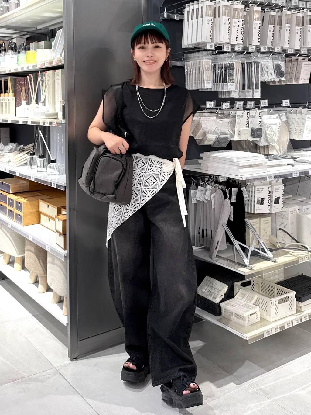 LAKOLEのドッキングブラウスTを使ったコーディネートを紹介します。｜Rakuten Fashion(楽天ファッション／旧楽天ブランドアベニュー)6008107