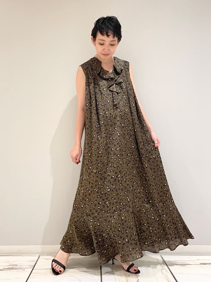 1er Arrondissementのレオパードプリントワンピースを使ったコーディネートを紹介します。｜Rakuten Fashion(楽天ファッション／旧楽天ブランドアベニュー)6008623